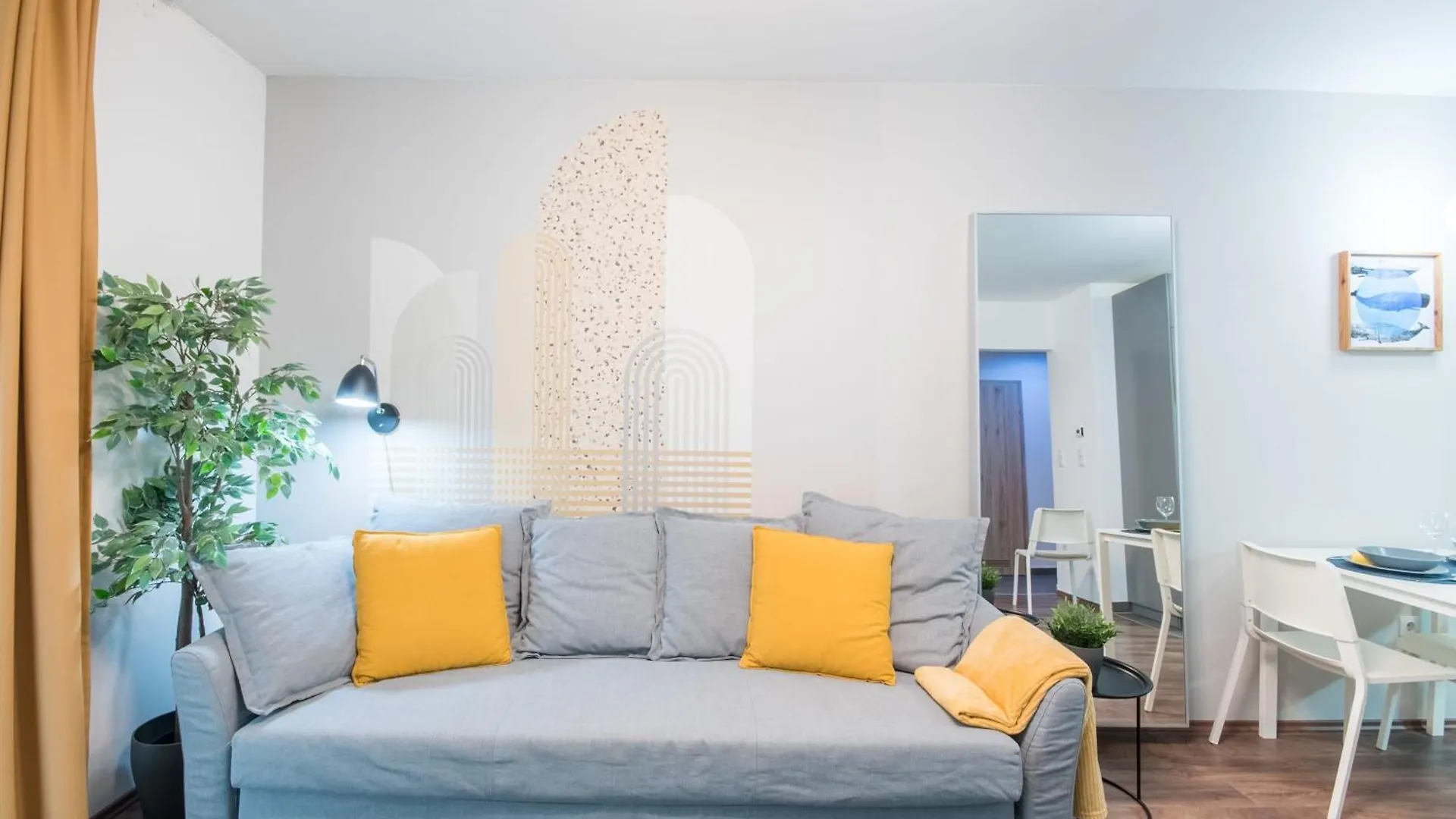 Very Central - Free Parking - Sunny Balcony Budapest Hungary