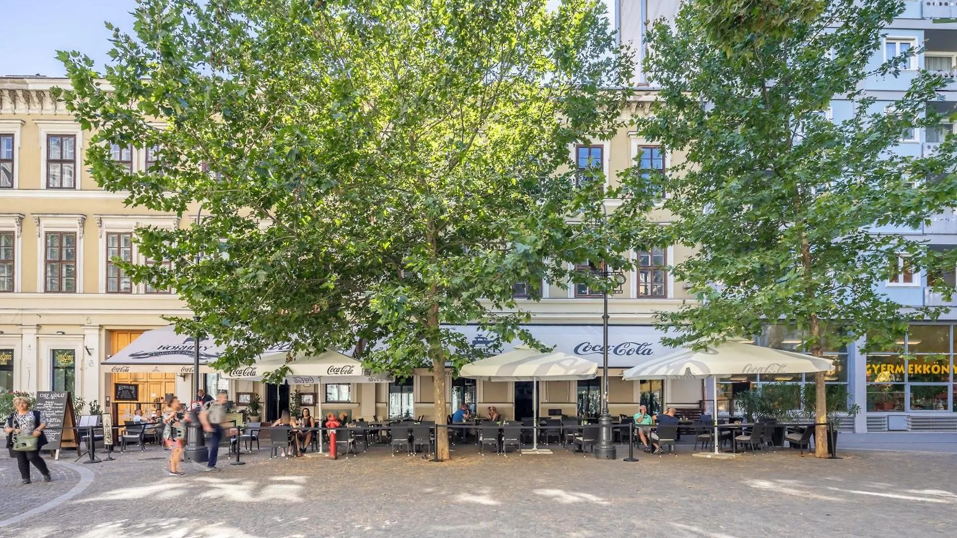 Apartment Very Central - Free Parking - Sunny Balcony Budapest Hungary
