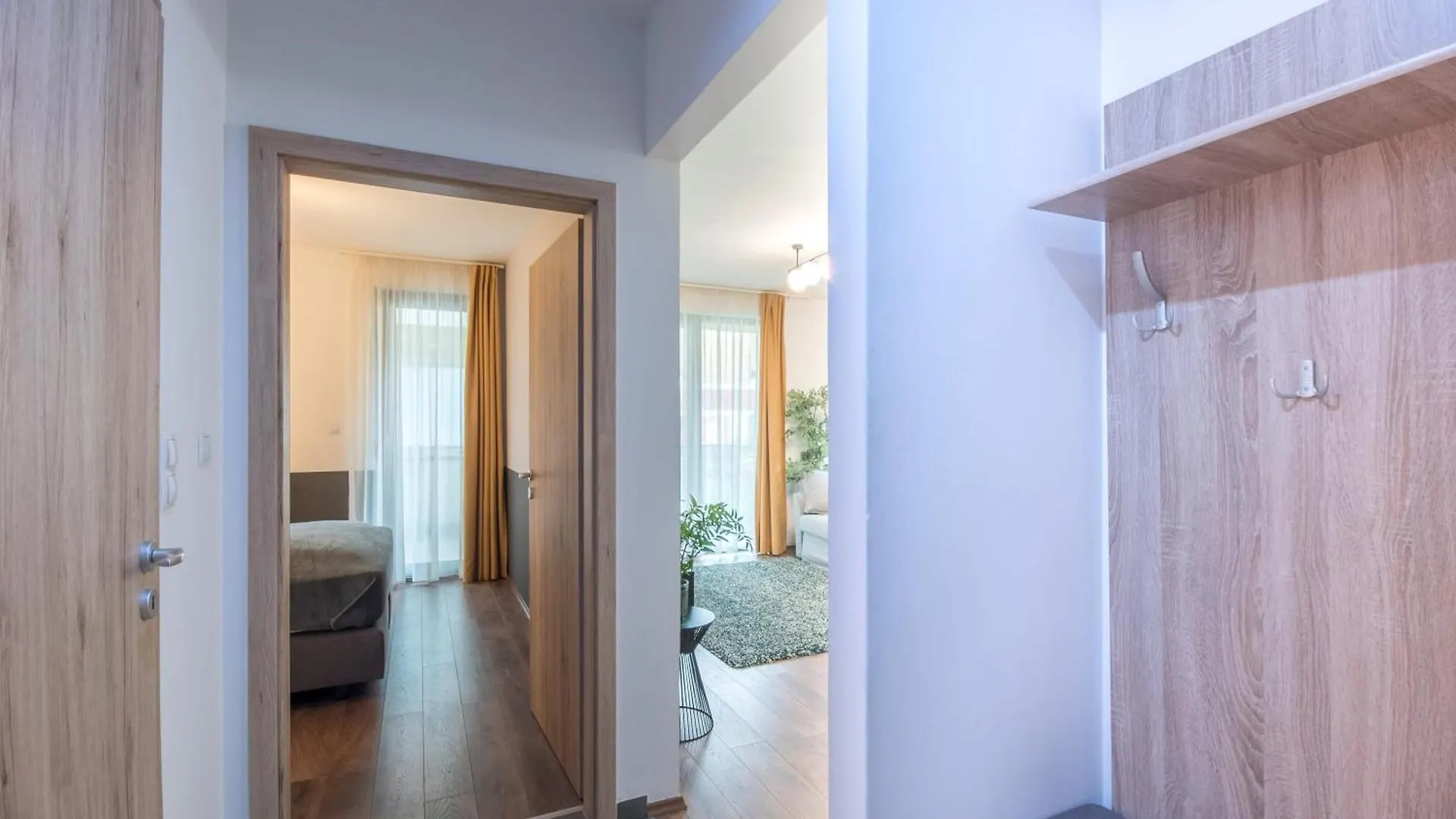Very Central - Free Parking - Sunny Balcony Budapest Apartment